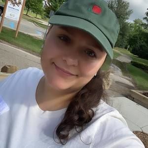 Meet your Posher, Danielle